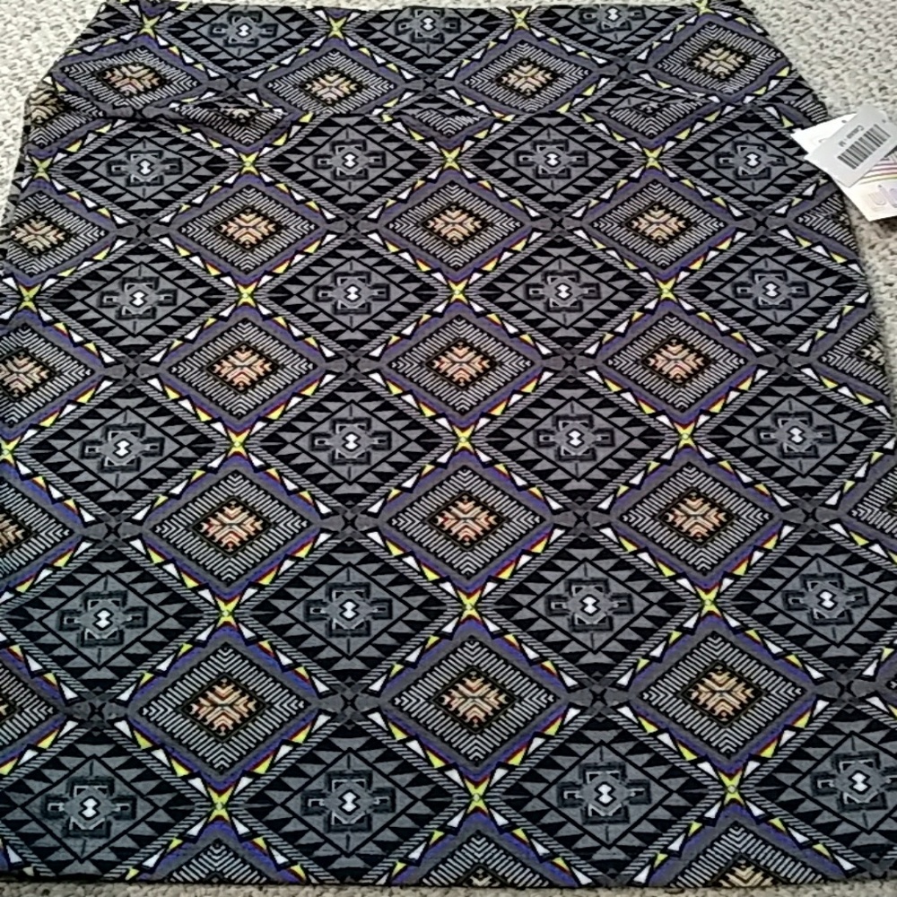 LuLaRoe Medium Cassie NWT